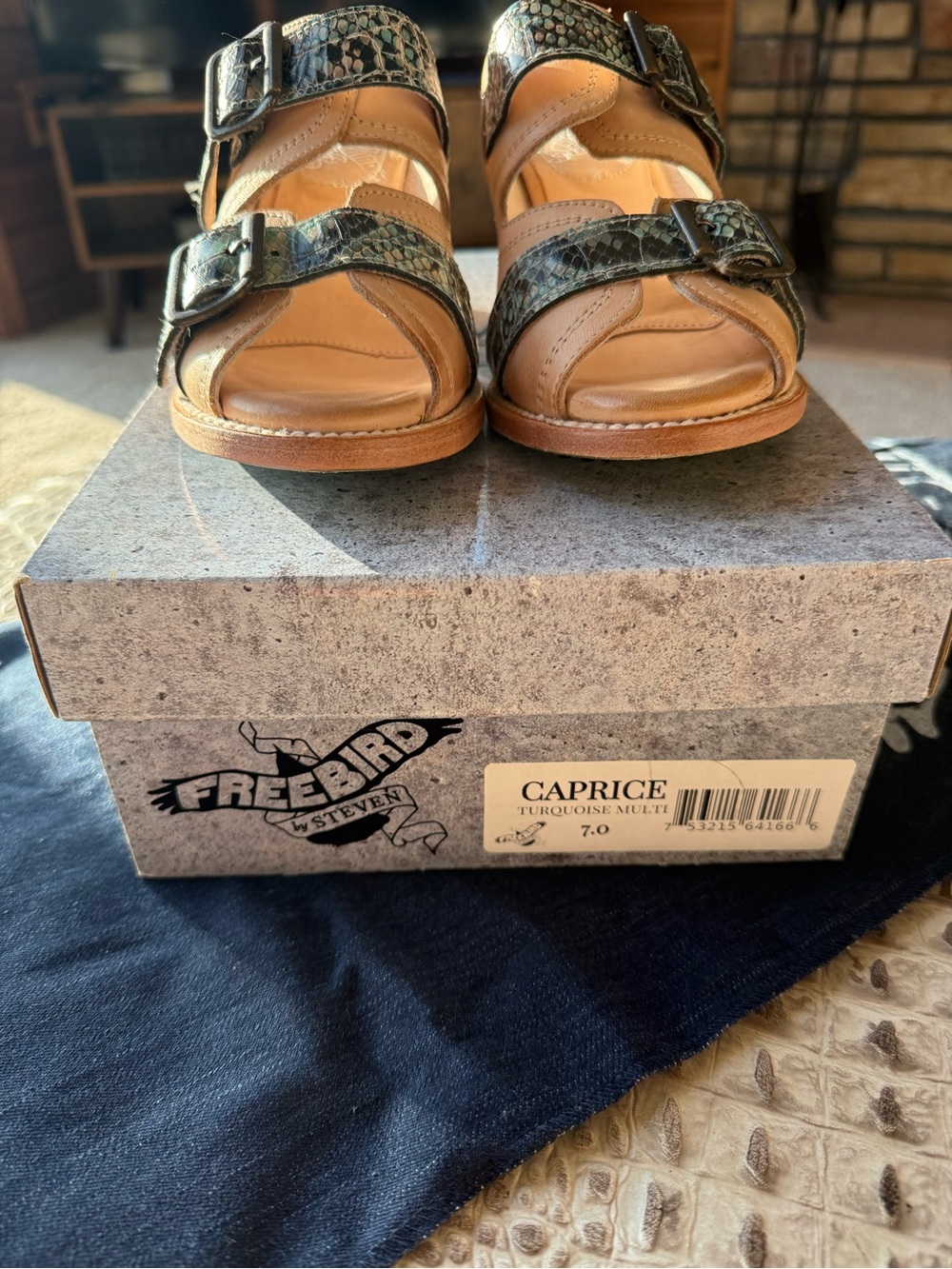 NWT Freebird by Steven Caprice Sandals in Turquoise Snake-Print and Tan